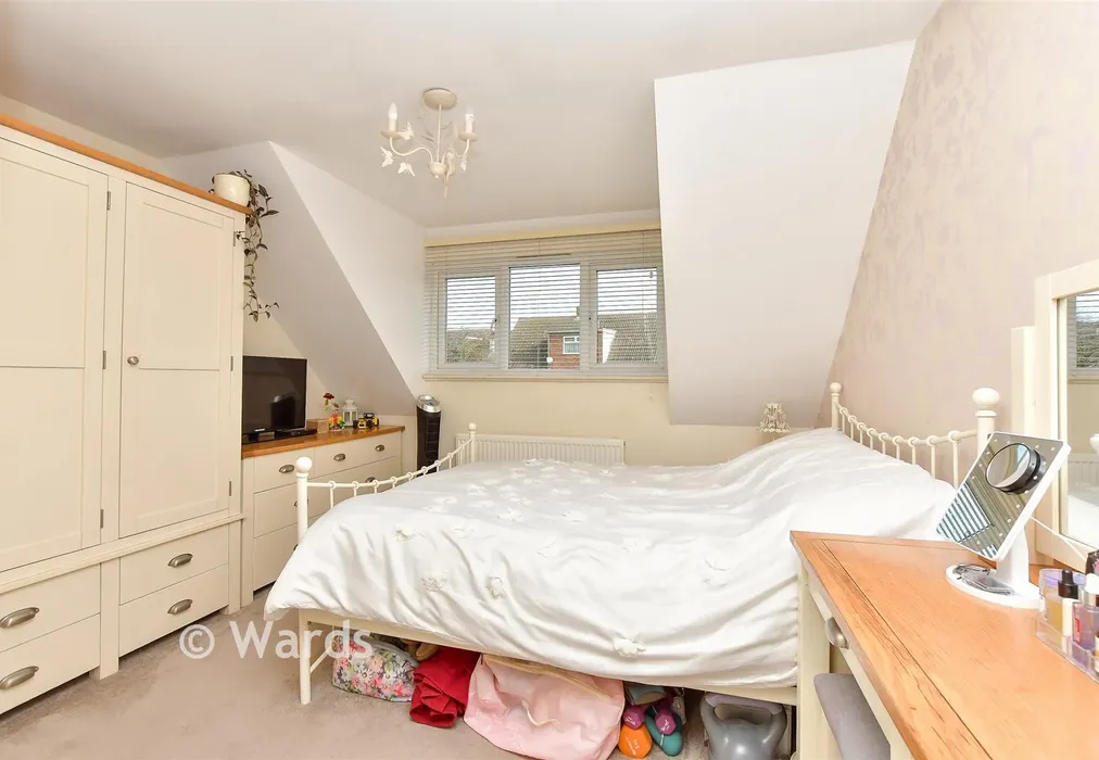 Bedroom 1 - Drake Avenue, Minster-On-Sea, Sheerness, Kent - Wards of Kent