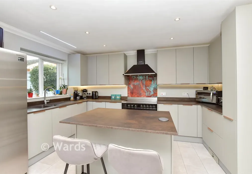 Kitchen/Diner - Drake Avenue, Minster-On-Sea, Sheerness, Kent - Wards of Kent