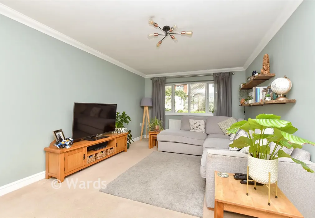 Lounge - Drake Avenue, Minster-On-Sea, Sheerness, Kent - Wards of Kent