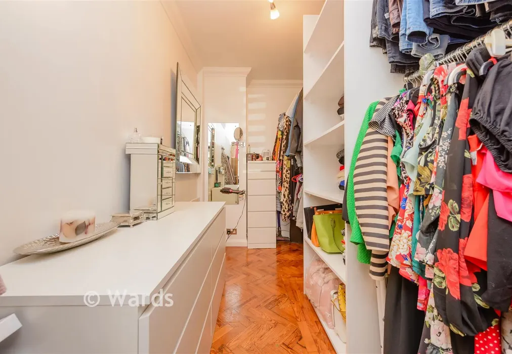 Walk-In Wardrobe - London Road, Sittingbourne, Kent - Wards of Kent