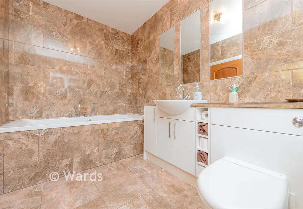 Bathroom - London Road, Sittingbourne, Kent - Wards of Kent