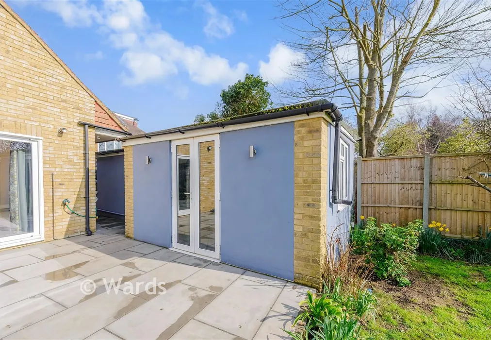Workshop/Outbuildings - London Road, Sittingbourne, Kent - Wards of Kent
