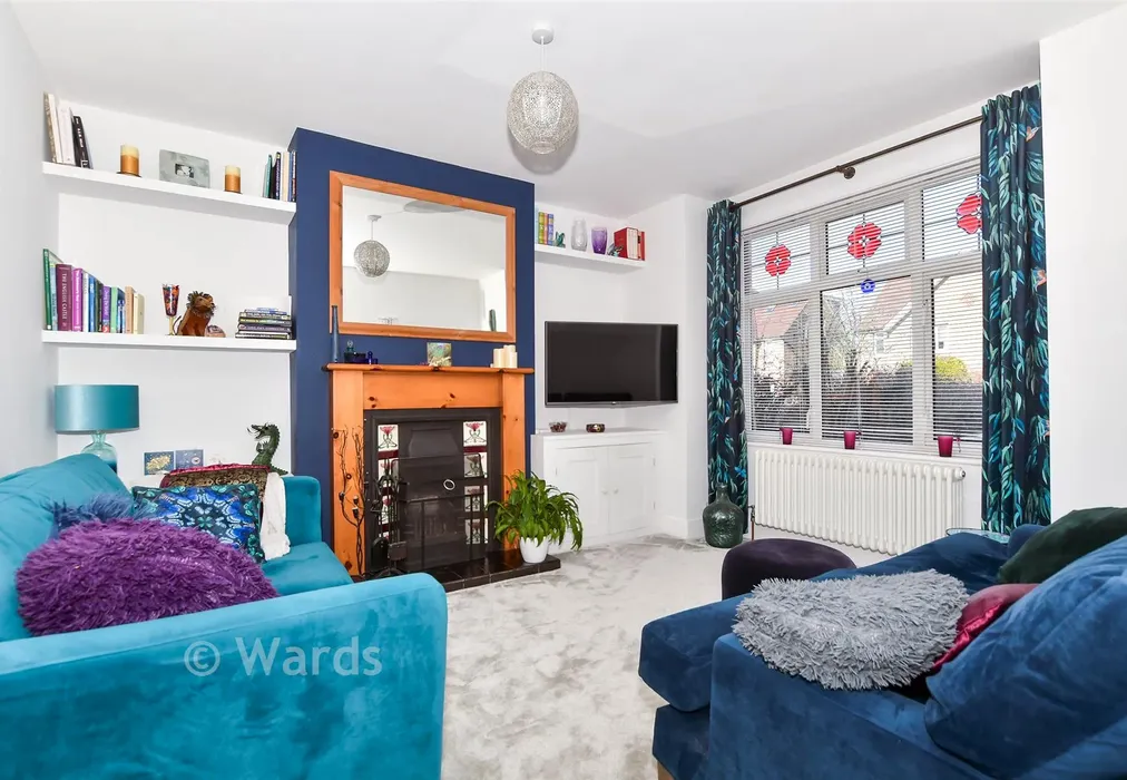 Lounge - Plains Avenue, Maidstone, Kent - Wards of Kent
