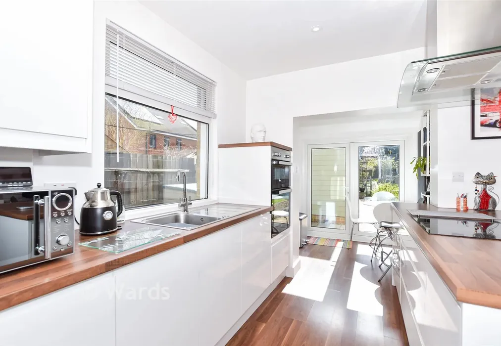 Kitchen - Plains Avenue, Maidstone, Kent - Wards of Kent