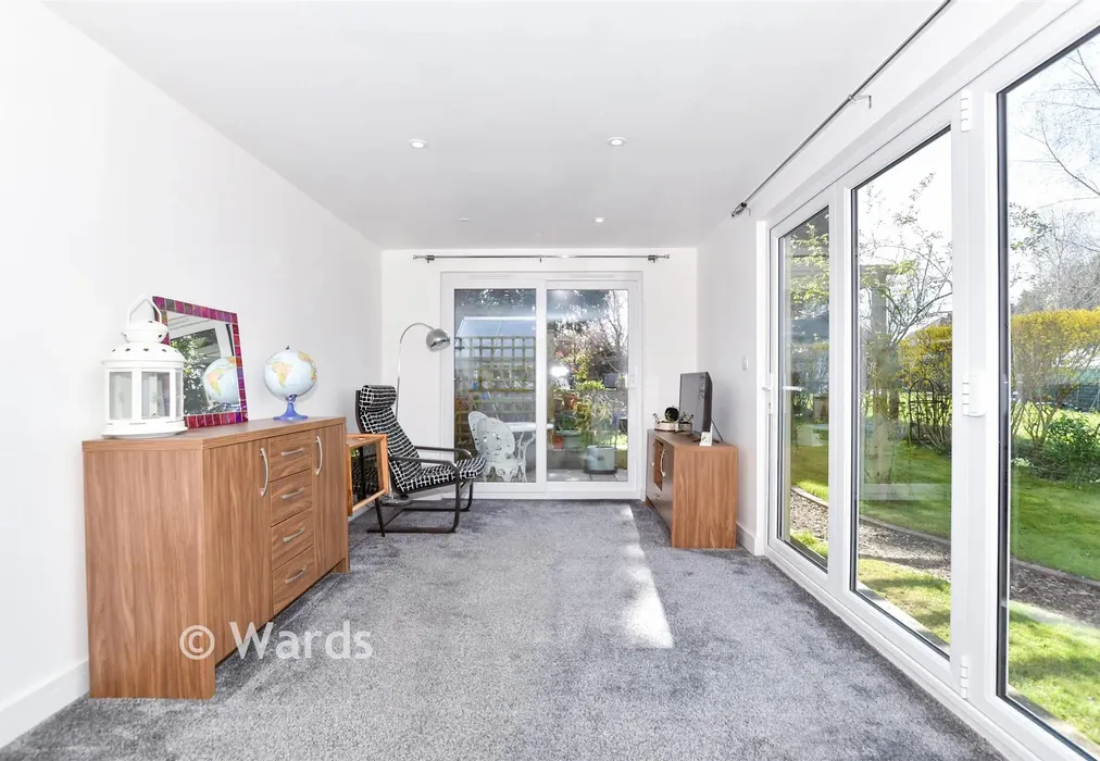 Annexe Kitchen/ Lounge/Diner - Plains Avenue, Maidstone, Kent - Wards of Kent