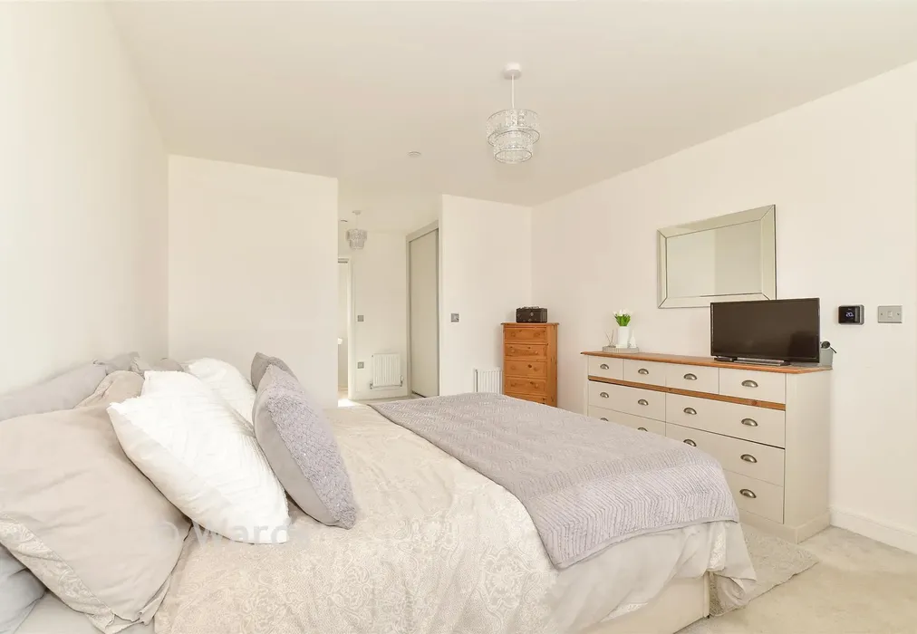 Main Bedroom - Campion Avenue, Herne Bay, Kent - Wards of Kent