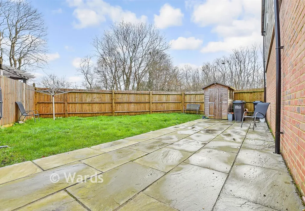 Patio / Decking - Elizabeth Gardens, Northiam, Rye, East Sussex - Wards of Kent