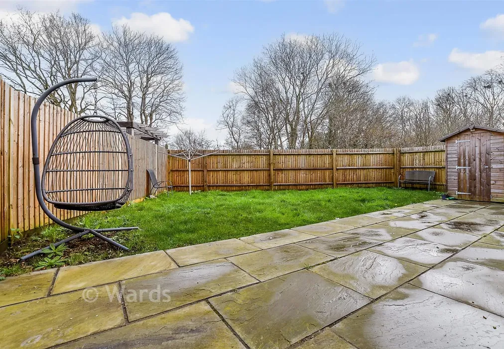Patio / Decking - Elizabeth Gardens, Northiam, Rye, East Sussex - Wards of Kent