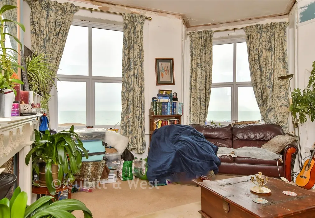 Lounge - Esplanade, Seaford, East Sussex - Wards of Kent
