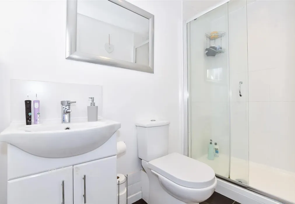 En-Suite Shower Room - Cotswold Gardens, Downswood, Maidstone, Kent - Wards of Kent