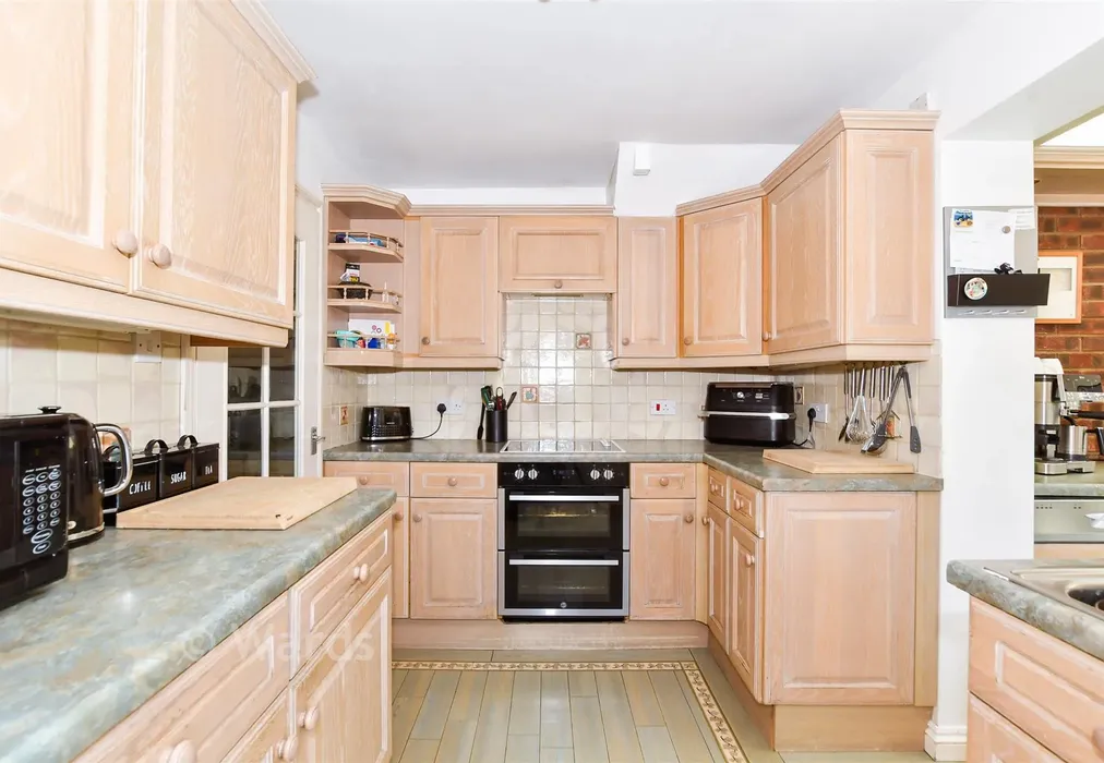 Kitchen - Cotswold Gardens, Downswood, Maidstone, Kent - Wards of Kent