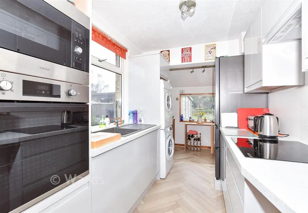 Kitchen - Plains Avenue, Maidstone, Kent - Wards of Kent