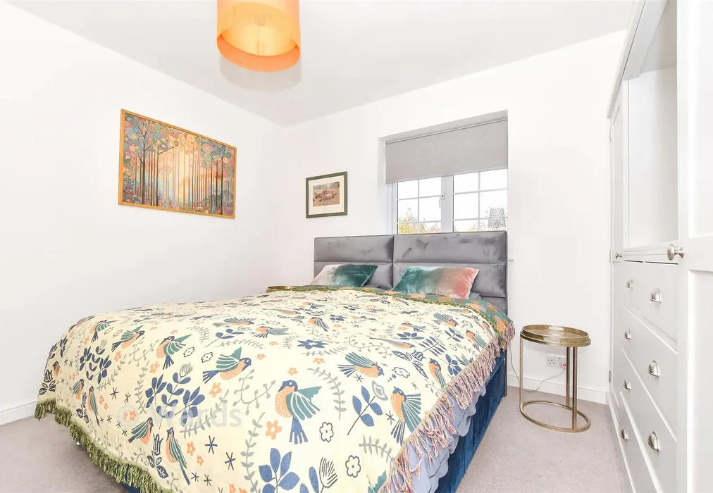 Bedroom 1 - Roethorne Gardens, Tenterden, Kent - Wards of Kent