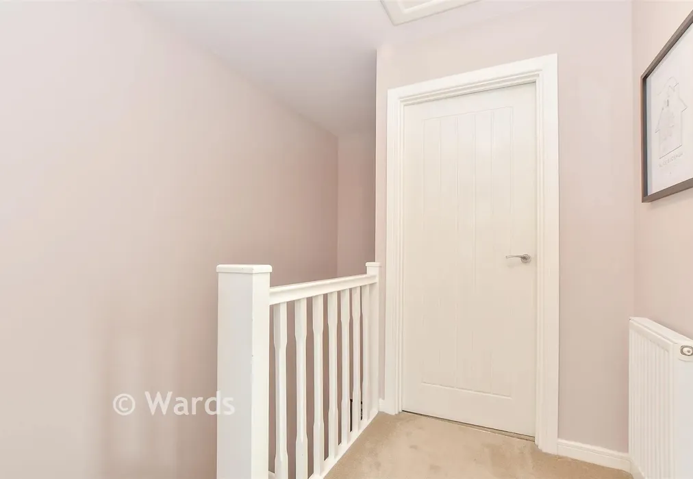 Landing - Tulip Drive, Ashford, Kent - Wards of Kent