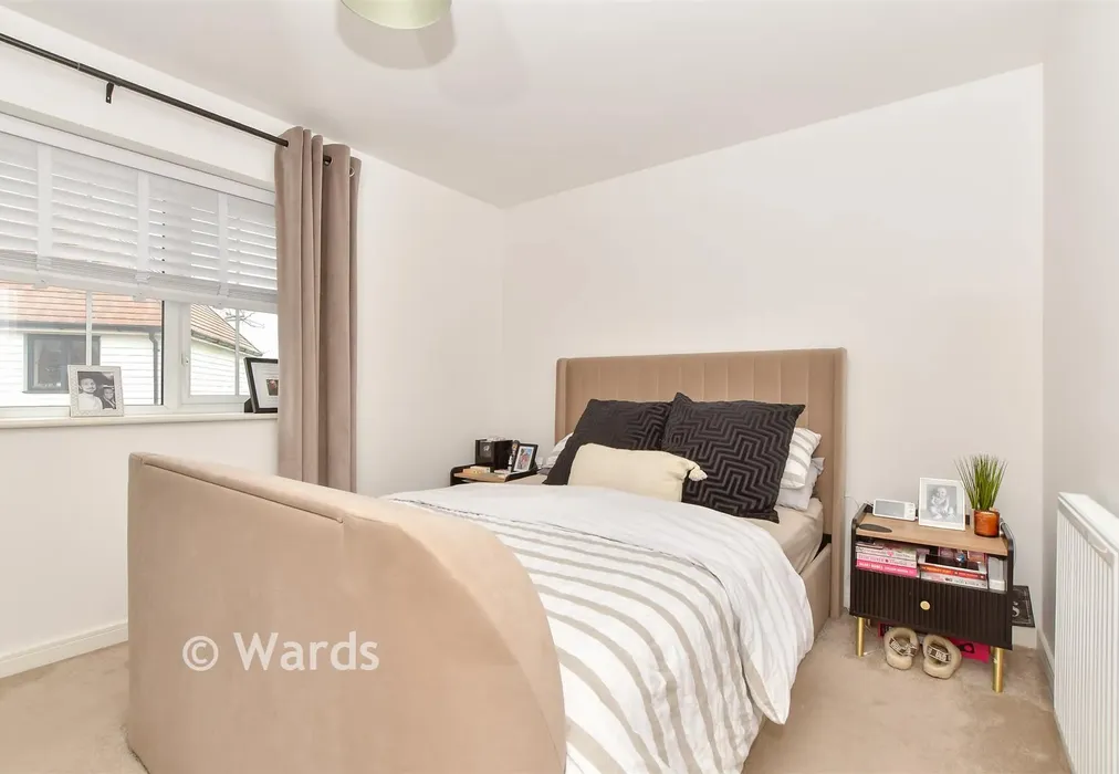 Bedroom 1 - Tulip Drive, Ashford, Kent - Wards of Kent
