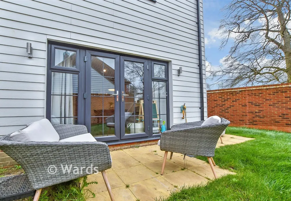 Patio / Decking - Tulip Drive, Ashford, Kent - Wards of Kent