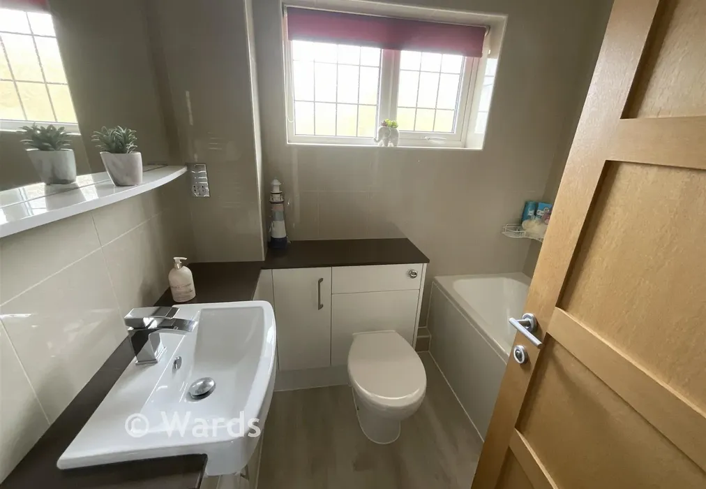 Bathroom - Tufa Close, Walderslade, Chatham, Kent - Wards of Kent