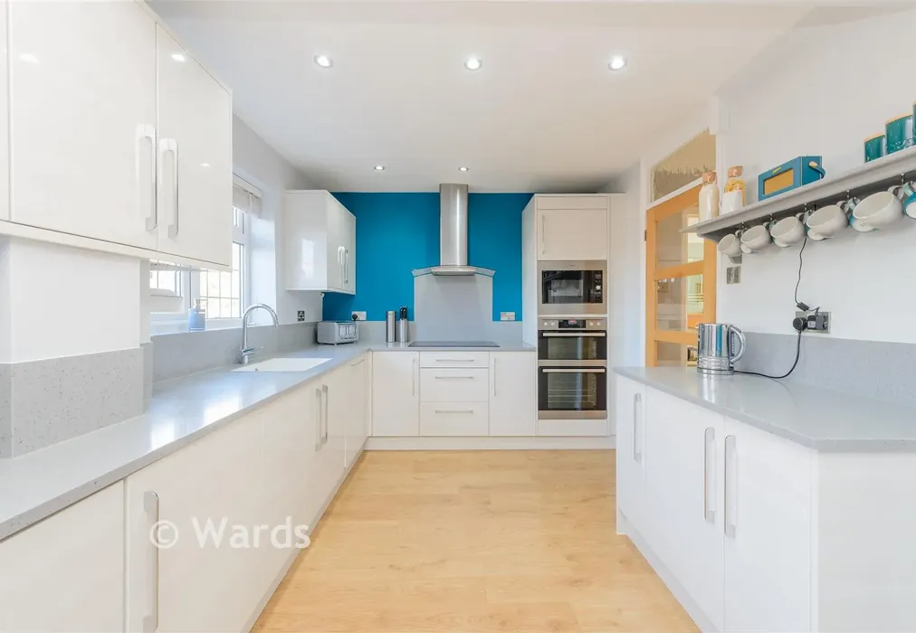 Kitchen - Tufa Close, Walderslade, Chatham, Kent - Wards of Kent