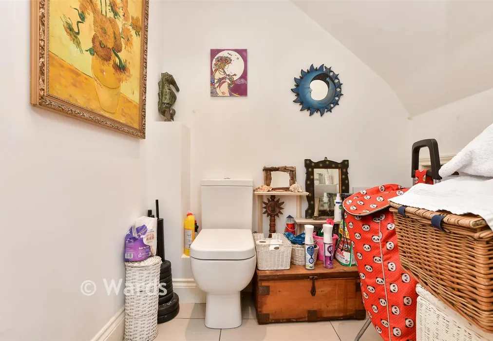 Cloakroom - Adelaide Gardens, Ramsgate, Kent - Wards of Kent