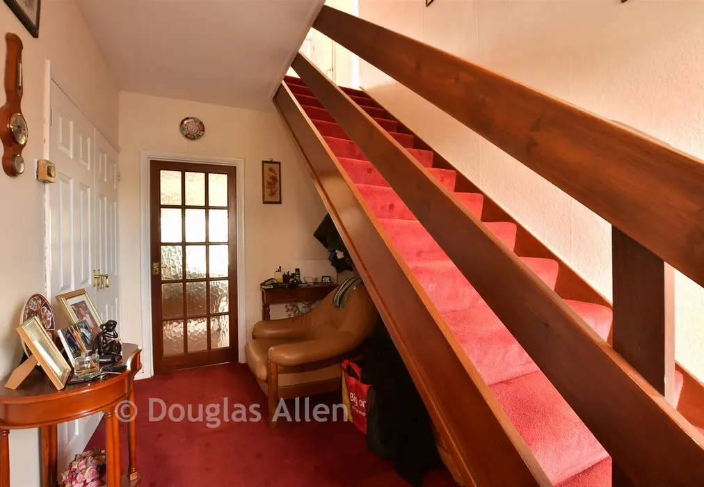 Hallway - Cromwell Avenue, Billericay, Essex - Wards of Kent