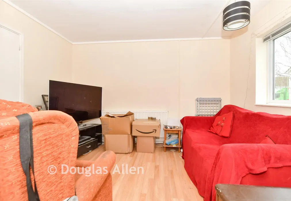 Lounge - The Upway, Basildon, Essex - Wards of Kent
