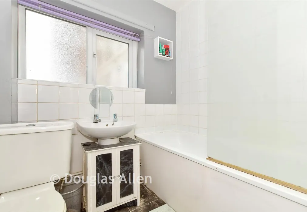 Bathroom - The Upway, Basildon, Essex - Wards of Kent