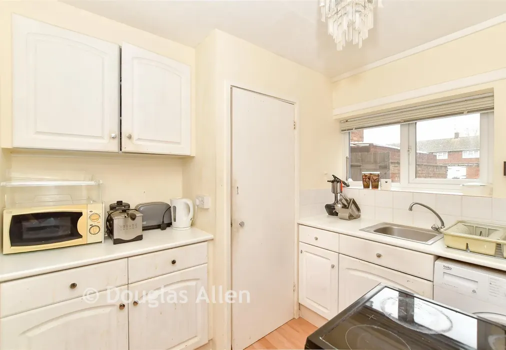 Kitchen - The Upway, Basildon, Essex - Wards of Kent