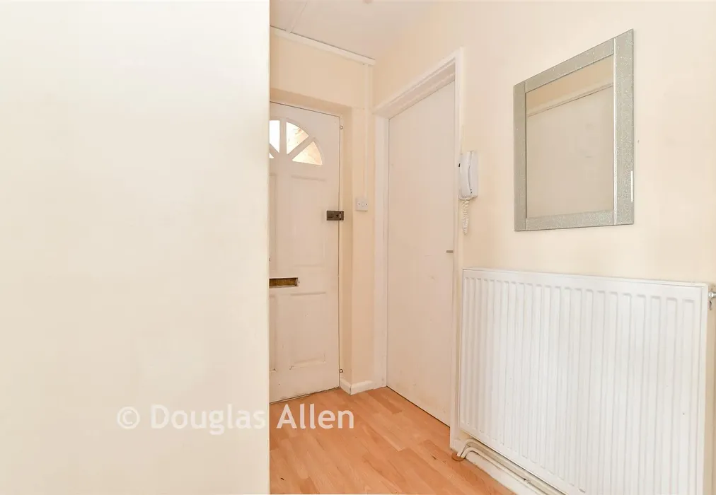 Hallway - The Upway, Basildon, Essex - Wards of Kent