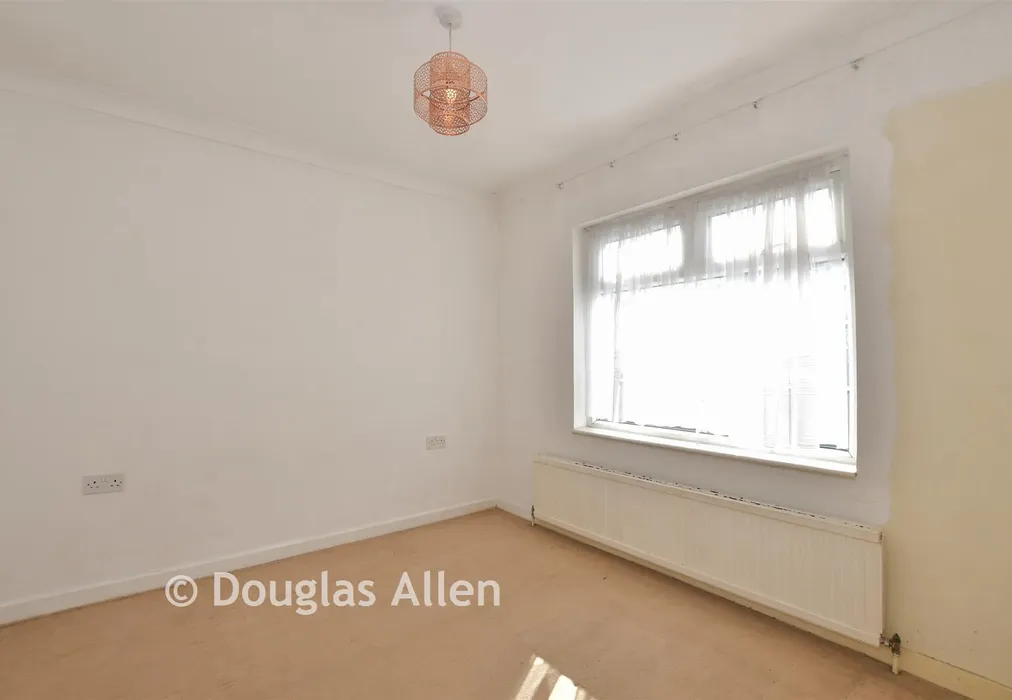 Bedroom 3 - Arterial Road, Leigh-On-Sea, Essex - Wards of Kent