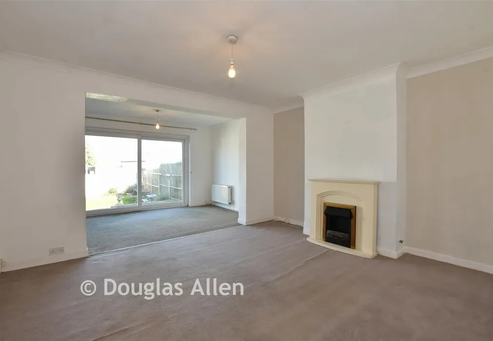 Lounge - Arterial Road, Leigh-On-Sea, Essex - Wards of Kent