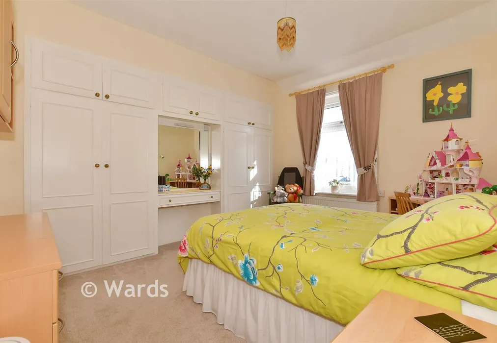 Bedroom 3 - Sweechgate, Broad Oak, Canterbury, Kent - Wards of Kent