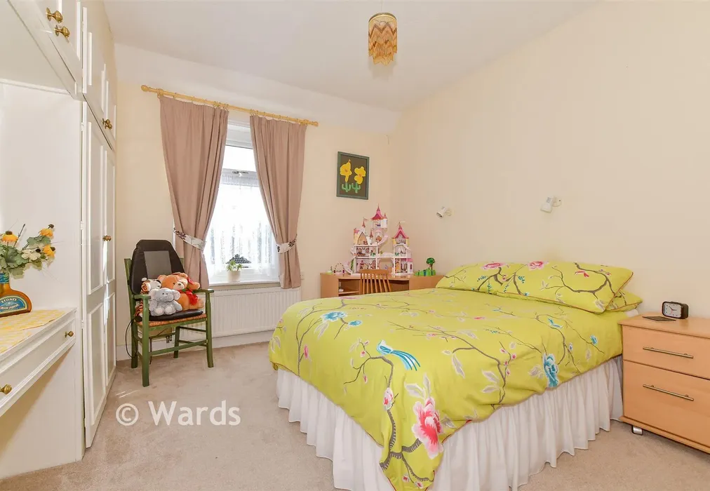 Bedroom 3 - Sweechgate, Broad Oak, Canterbury, Kent - Wards of Kent