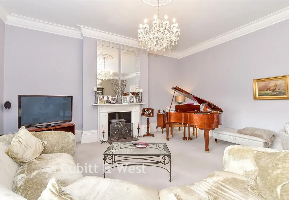 Lounge/Dining Room - Preston Paddock, Rustington, West Sussex - Wards of Kent