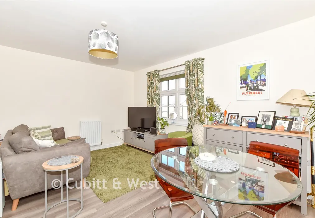 Kitchen/Lounge/Diner - Cassia Road, Chichester, West Sussex - Wards of Kent
