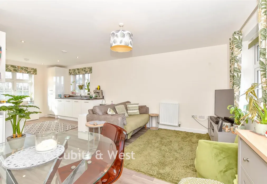 Kitchen/Lounge/Diner - Cassia Road, Chichester, West Sussex - Wards of Kent