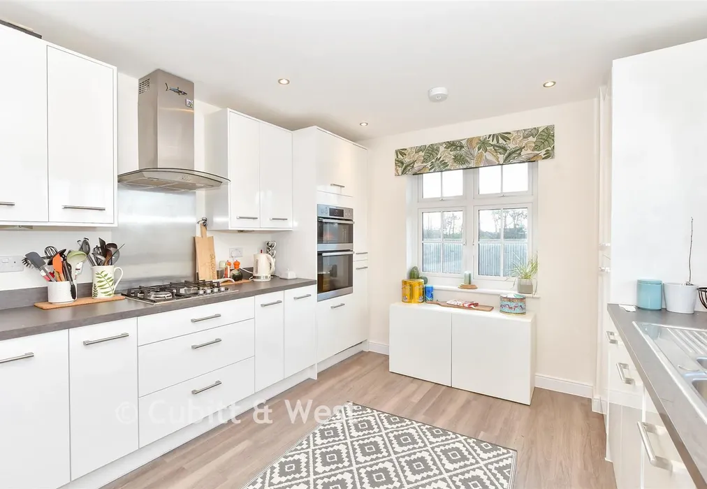 Kitchen/Lounge/Diner - Cassia Road, Chichester, West Sussex - Wards of Kent