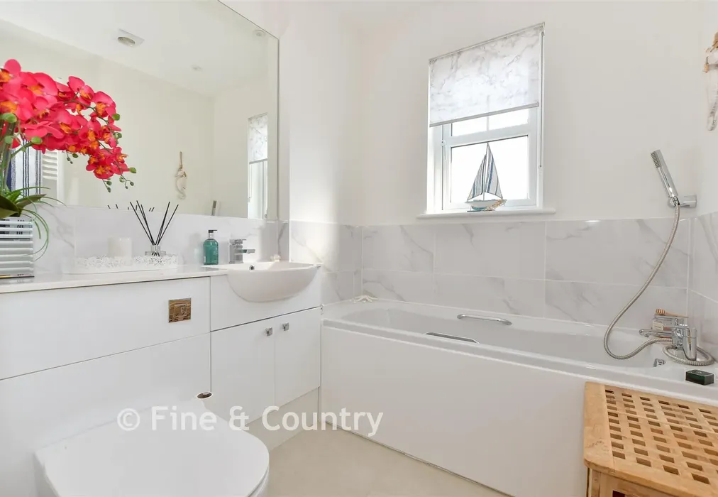 Bedroom 3 - Hollybush Close, Ryde, Isle of Wight - Wards of Kent