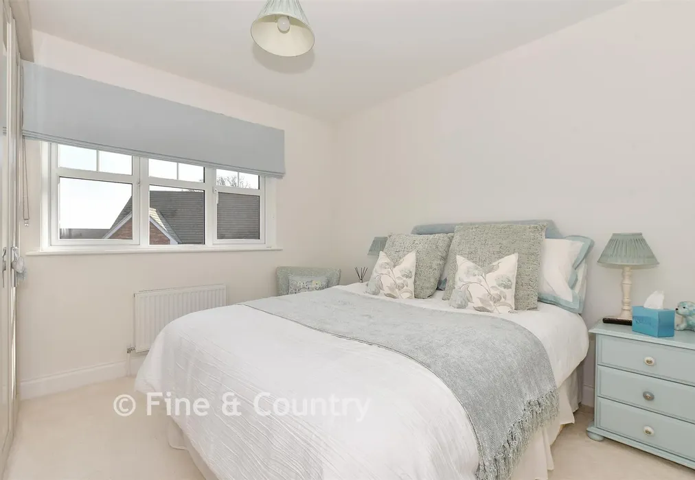 En-Suite Shower Room - Hollybush Close, Ryde, Isle of Wight - Wards of Kent