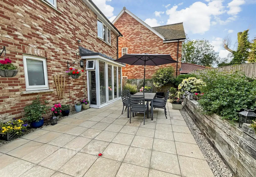 Garden* - Hollybush Close, Ryde, Isle of Wight - Wards of Kent