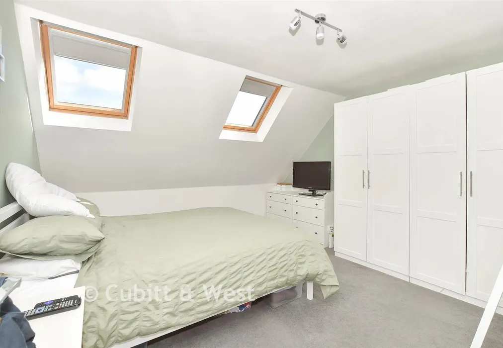 Bedroom 1 - Huxley Drive, Oxted, Surrey - Wards of Kent