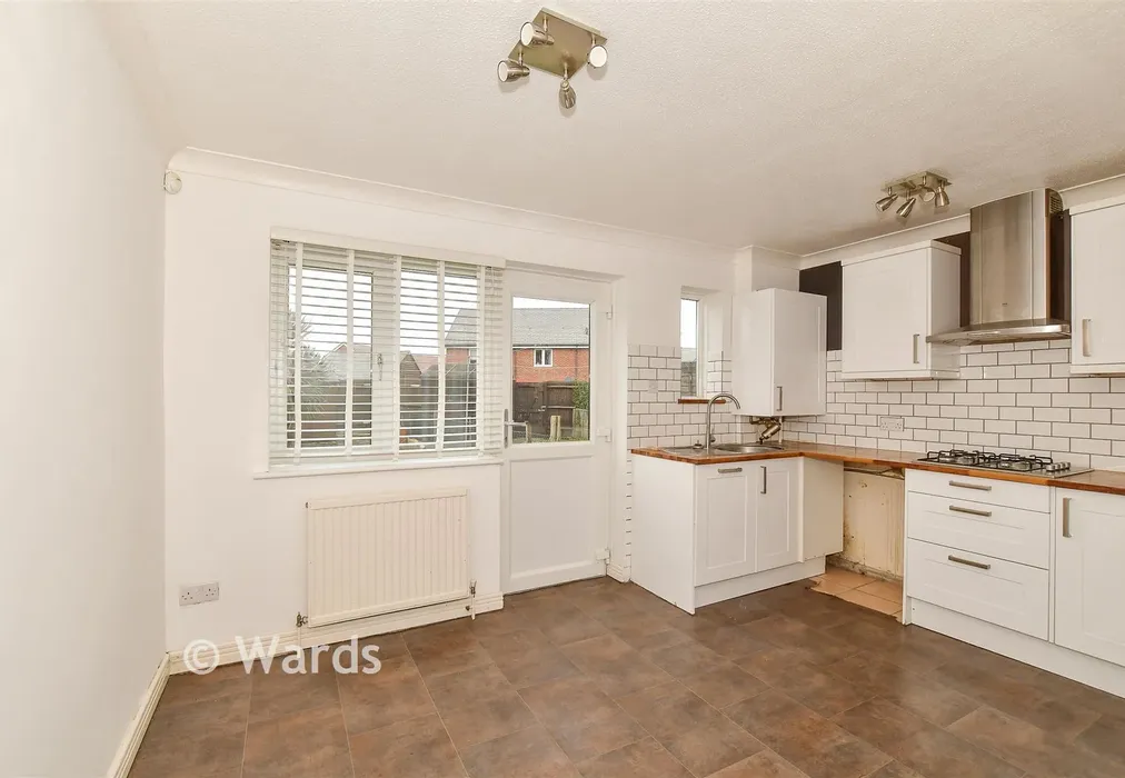 Kitchen - Church Meadow, Deal, Kent - Wards of Kent