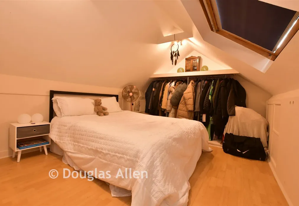 Loft Room - Brian Road, Romford, Essex - Wards of Kent