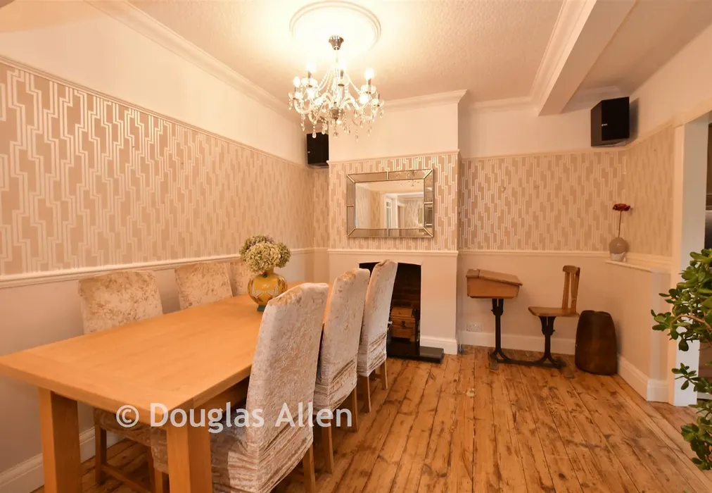 Dining Area - Brian Road, Romford, Essex - Wards of Kent
