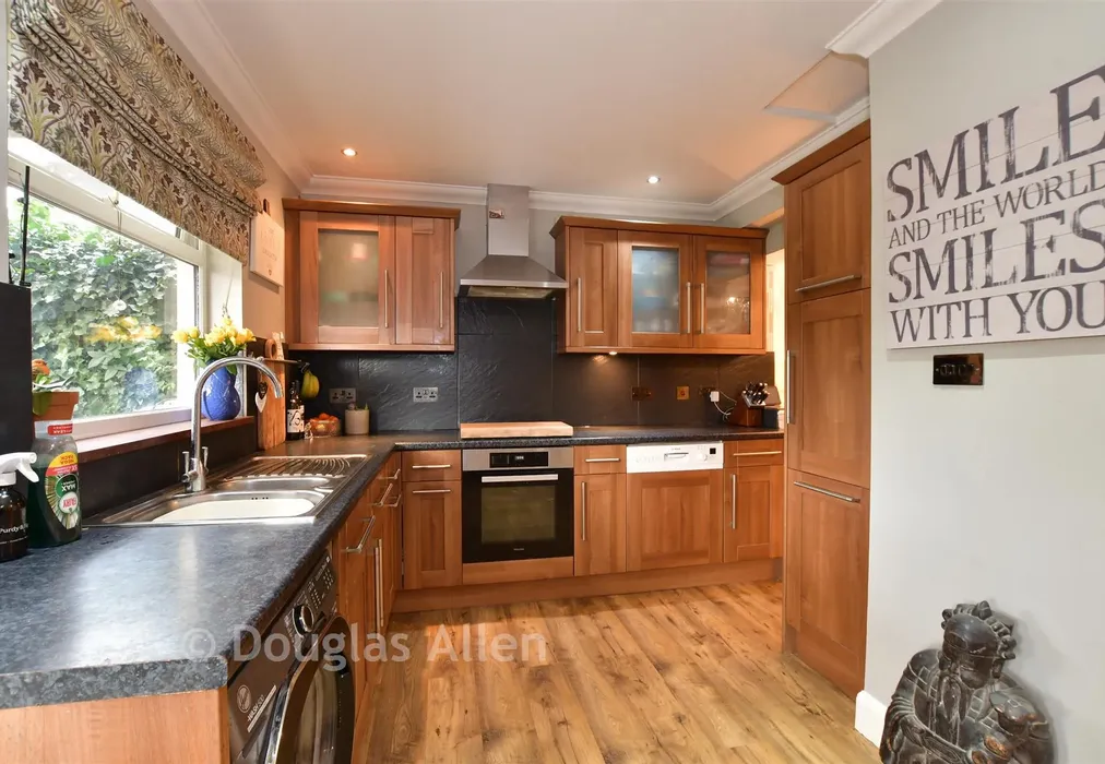 Kitchen/Breakfast Area - Brian Road, Romford, Essex - Wards of Kent