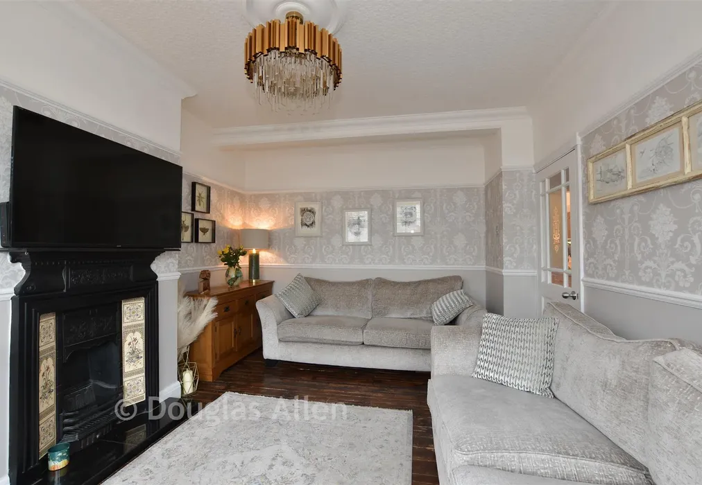 Lounge - Brian Road, Romford, Essex - Wards of Kent