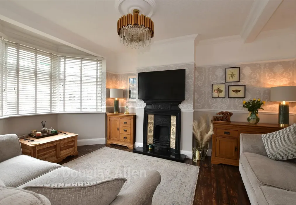 Lounge - Brian Road, Romford, Essex - Wards of Kent