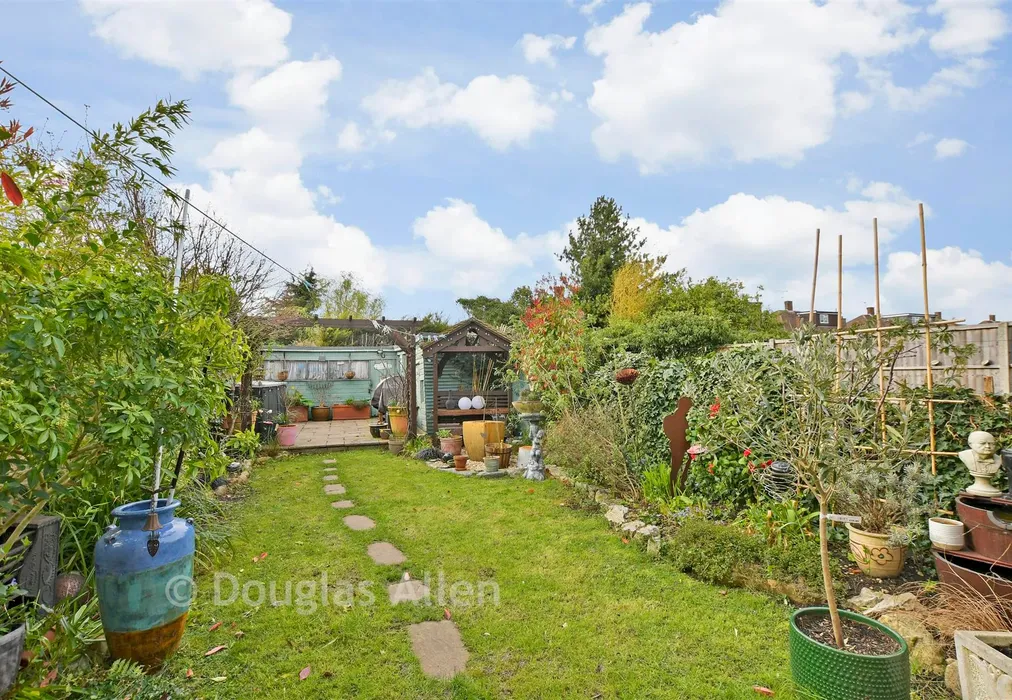 Rear Garden - Brian Road, Romford, Essex - Wards of Kent