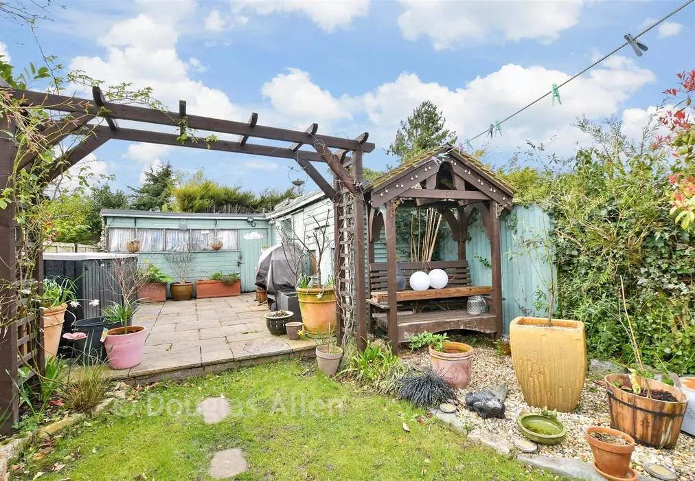 Rear Garden - Brian Road, Romford, Essex - Wards of Kent