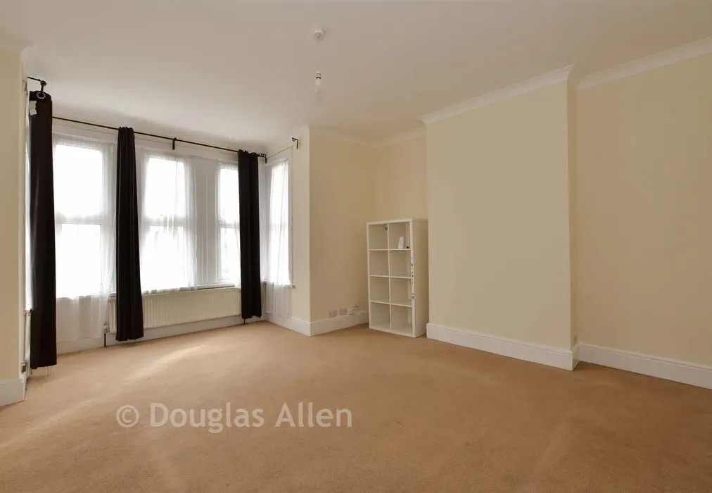 Bedroom 1 - Ranelagh Gardens, Ilford, Essex - Wards of Kent
