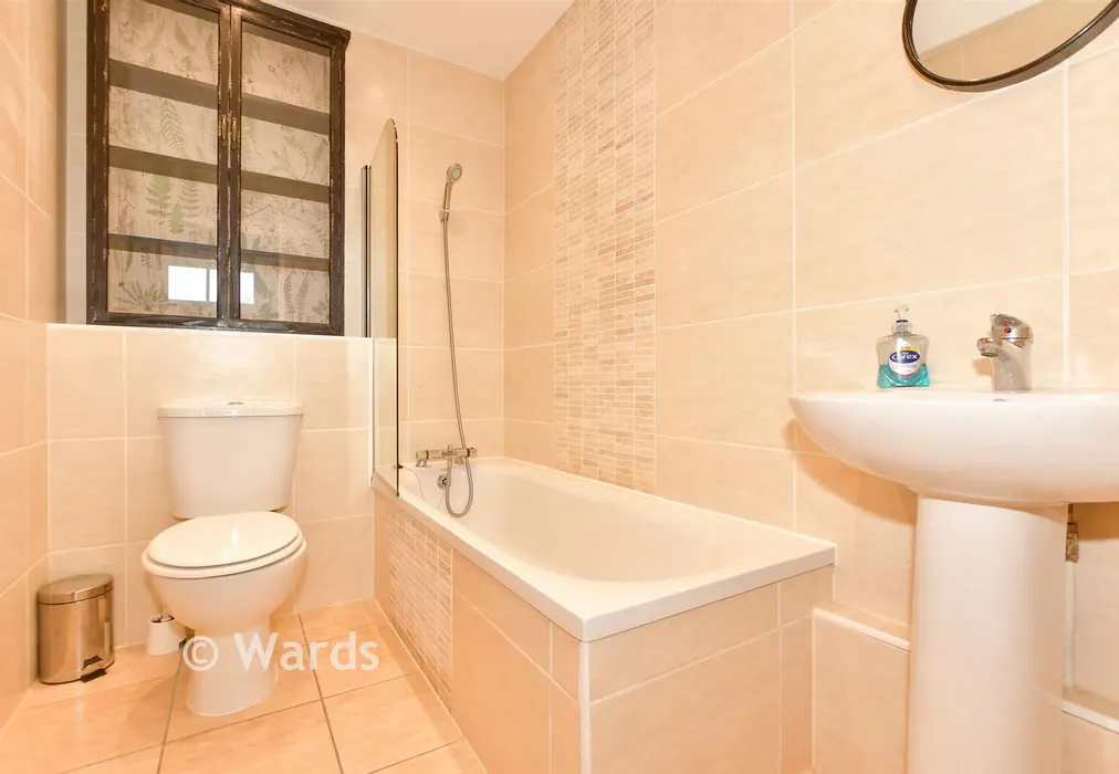 Bathroom - Well Lane, St Margarets-At-Cliffe, Dover, Kent - Wards of Kent